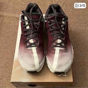 On Cloud Cloudflow running shoes